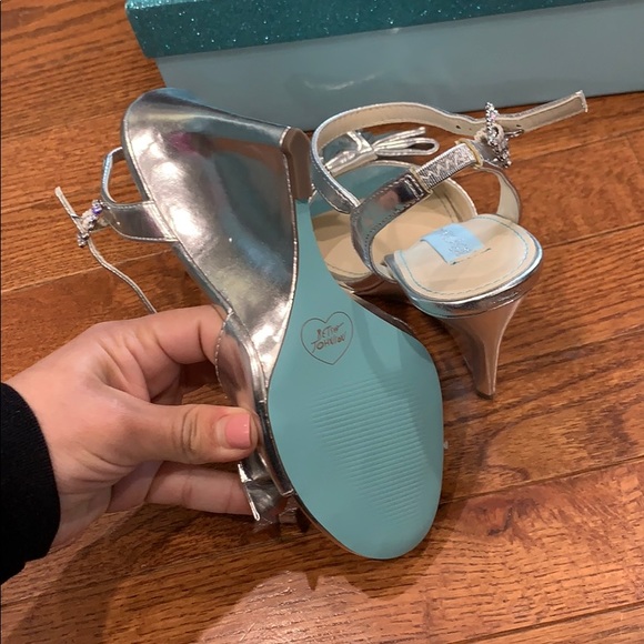 Betsy Johnson Silver Metallic Wedge size 6 - Picture 7 of 7